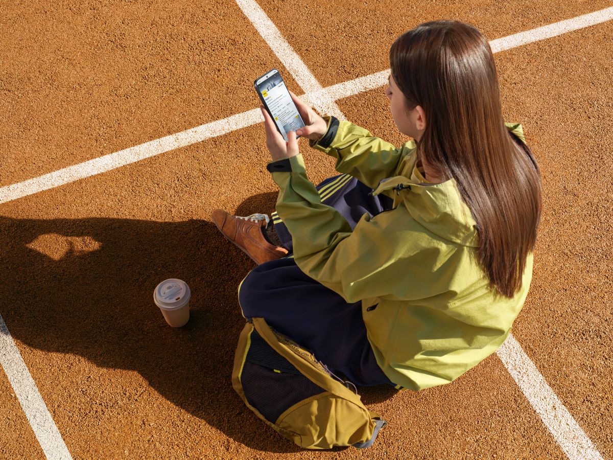 POCO X8 Pro_Strong light environment