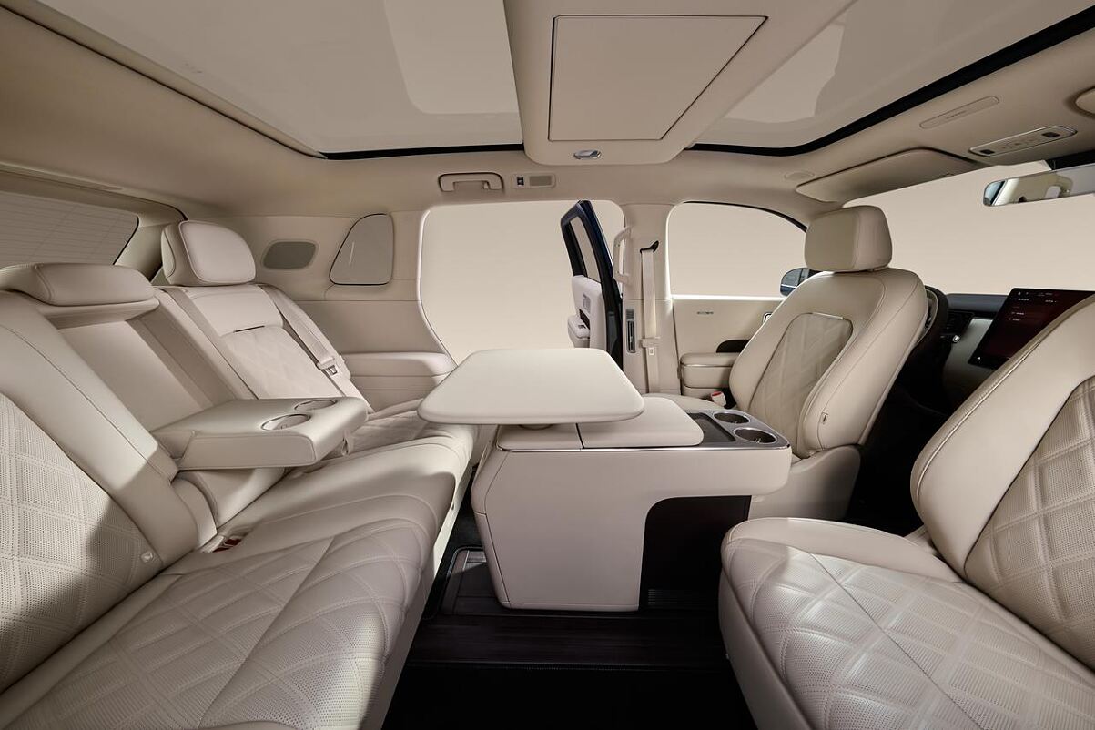 SkyNomad_interior