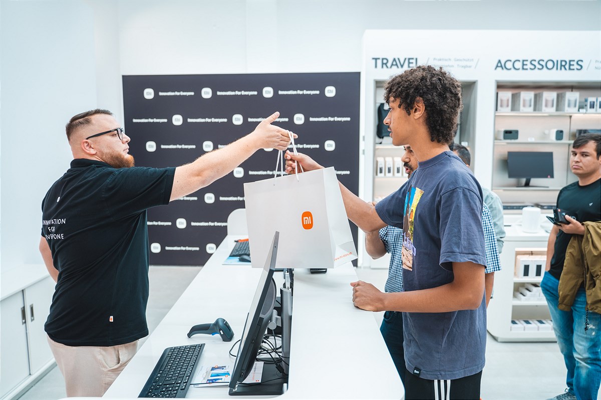 Xiaomi Store Opening 3