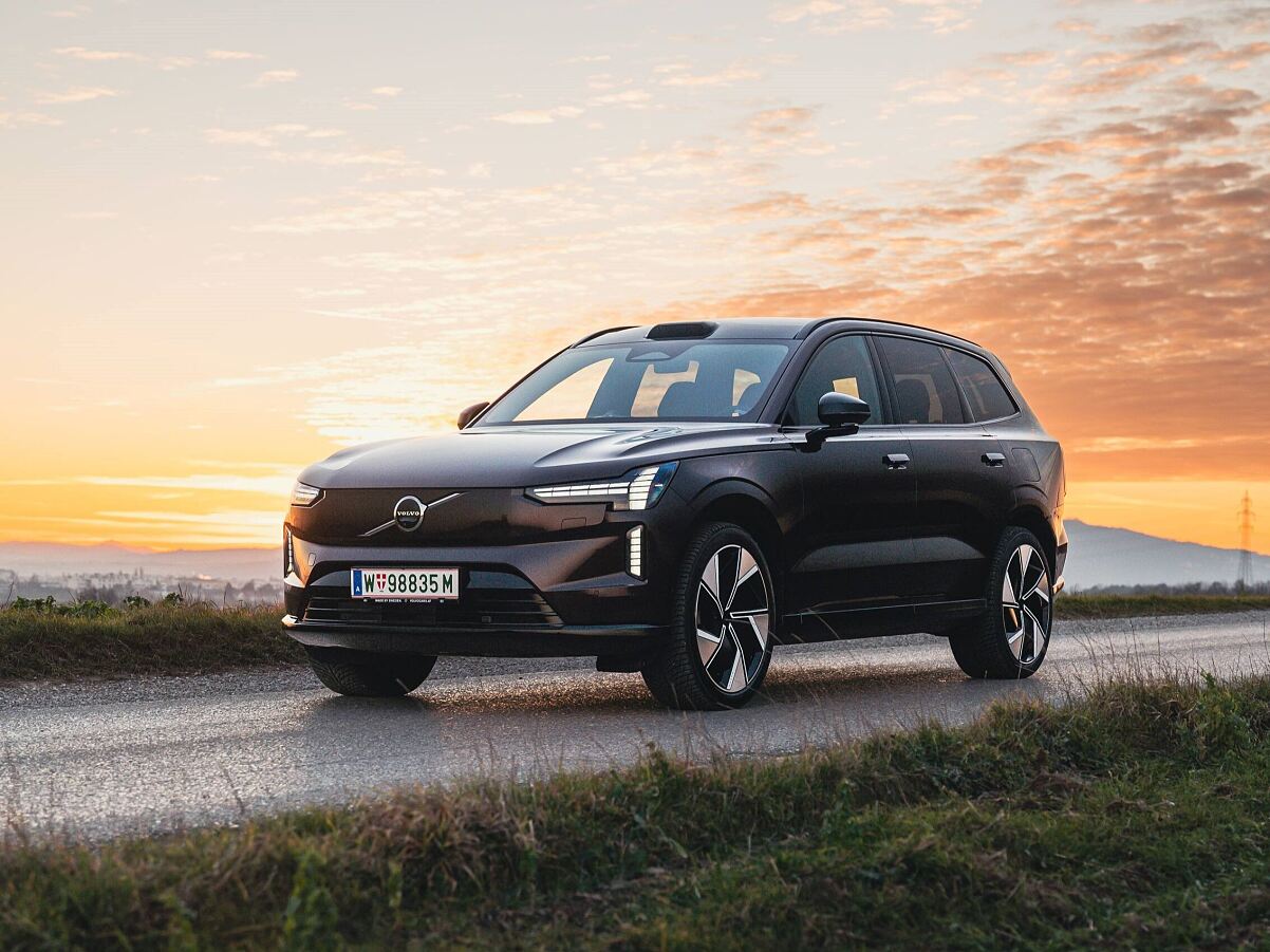 Volvo_EX90