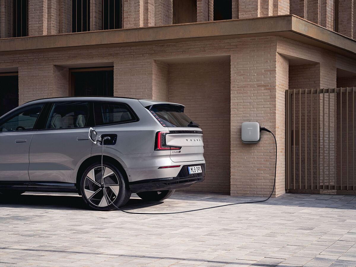Volvo_EX90
