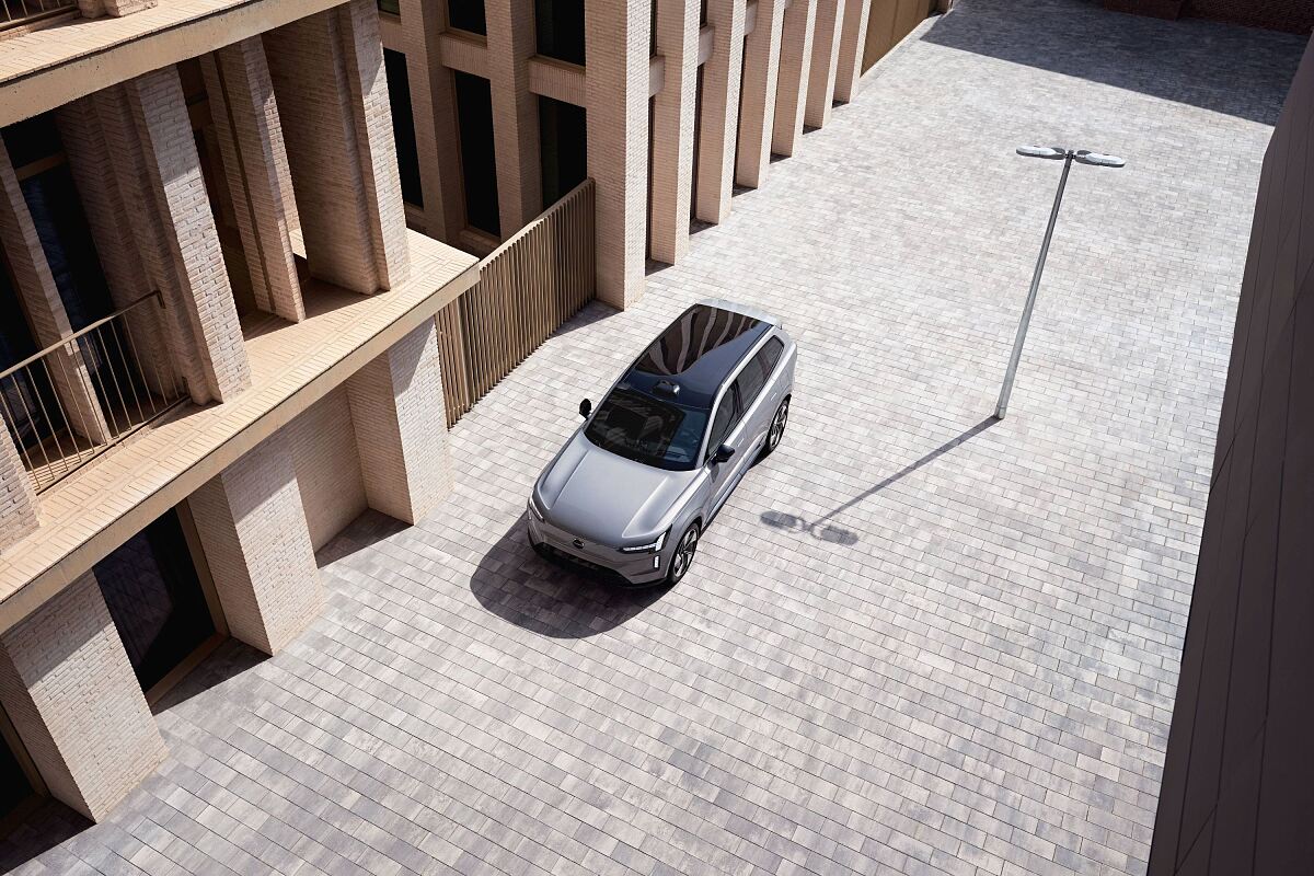 Volvo_EX90